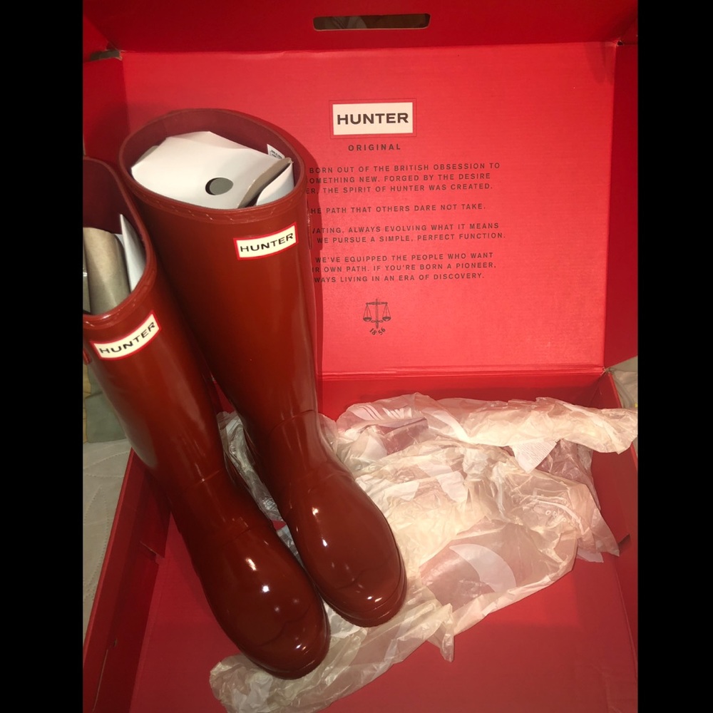 RED GLOSSY HUNTER BOOTS